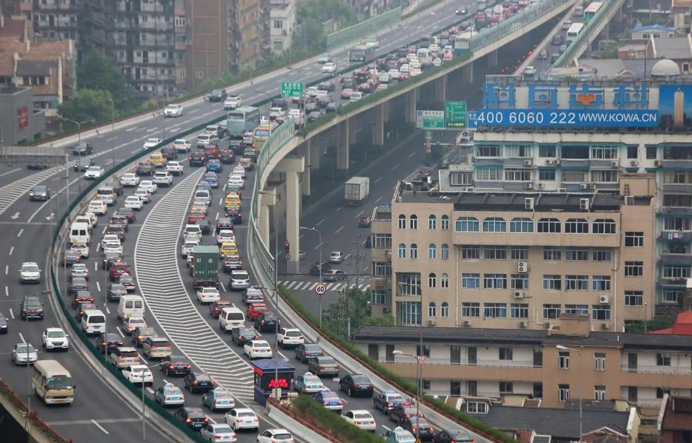 新能源车强势崛起 中国汽车出口跃居全球第二