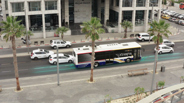以色列创企给公路安装充电线圈，让车主可以边开车边充电